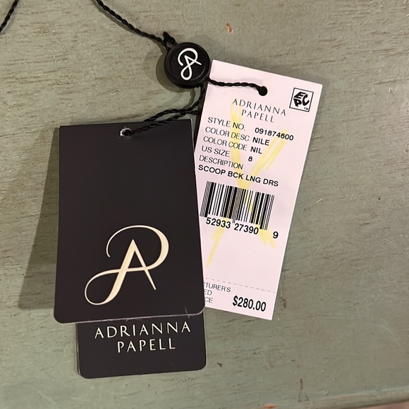 Adrianna Papell long, wedding/evening gown - Picture 5 of 8